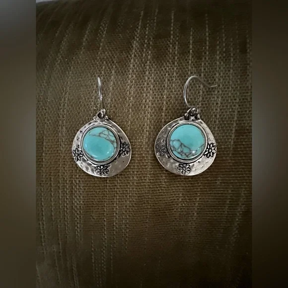 Fashion silver and faux turquoise dangle earrings - Picture 5 of 9